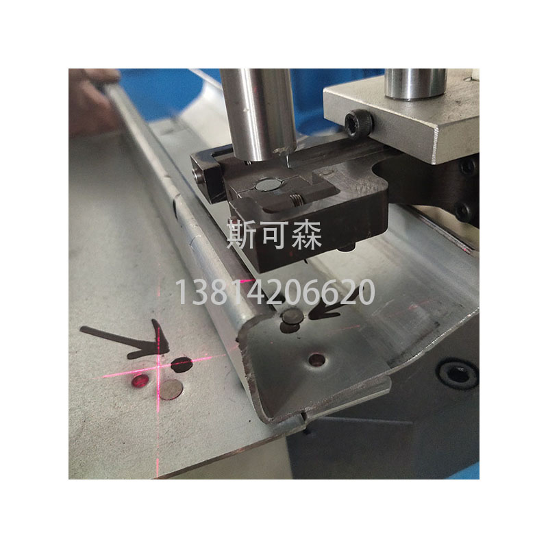 斯可森铆接机在快速门导轨、防火门轨道、卷帘门导轨道的铆接应用